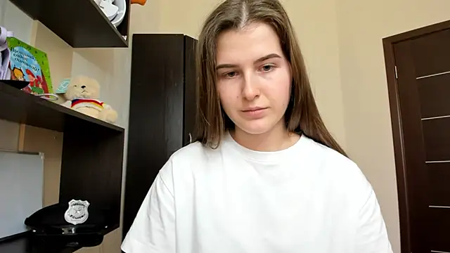 Snapshot of OhMyAlice chatting on 27, 4, 2026 OhMyAlice online show from 27, 4, 2026