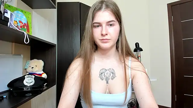 Snapshot of OhMyAlice chatting on 4, 5, 2026 OhMyAlice online show from 4, 5, 2026