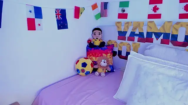 Snapshot of LindaCatalina_ chatting on 21, 6, 2026 LindaCatalina online show from 21, 6, 2026
