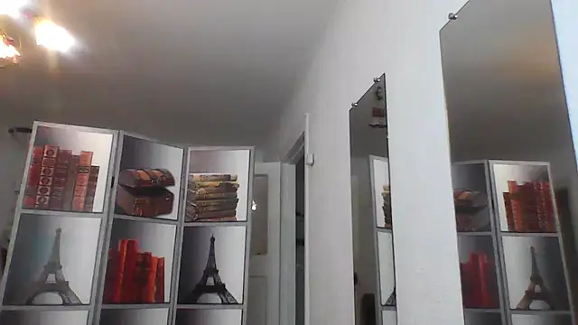 Snapshot of Selena_Moo chatting on 18, 6, 2026 Selena Moo online show from 18, 6, 2026
