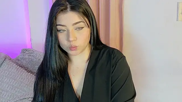 CamilaRougee online show from 4, 4, 2026