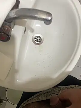 Snapshot of yassineamri chatting on 25, 3, 2026 yassineamri online show from 25, 3, 2026