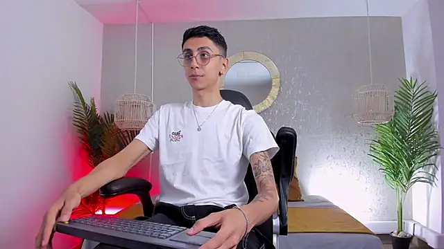 Snapshot of Gio_carangi chatting on 2, 7, 2026 Gio carangi online show from 2, 7, 2026