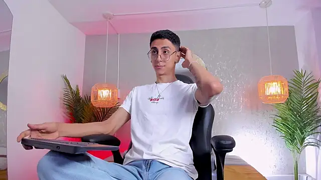 Snapshot of Gio_carangi chatting on 3, 7, 2026 Gio carangi online show from 3, 7, 2026