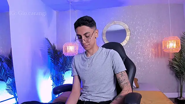 Snapshot of Gio_carangi chatting on 6, 8, 2026 Gio carangi online show from 6, 8, 2026