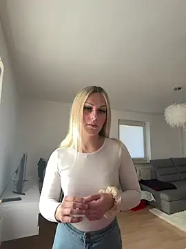 Softpeach402 online show from 23, 3, 2026