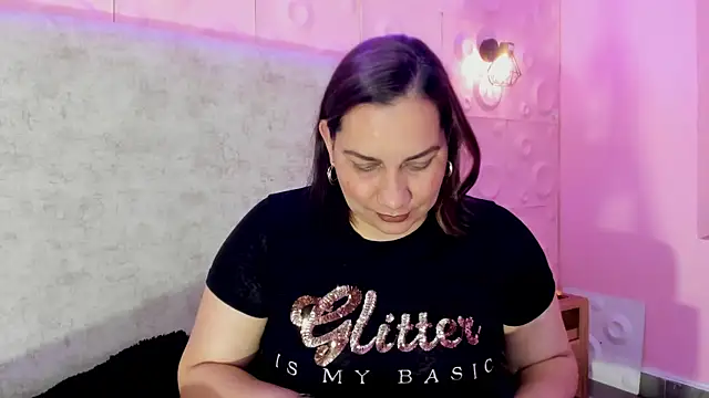 mia coral1 online show from 5, 5, 2026