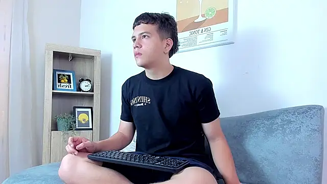 dennis hills online show from 26, 3, 2026