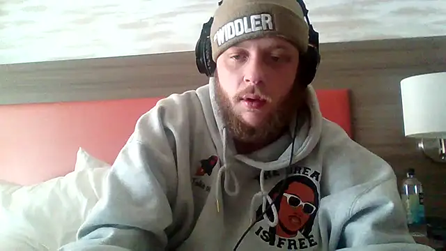 Snapshot of alejandro69420 chatting on 6, 4, 2026 alejandro69420 online show from 6, 4, 2026