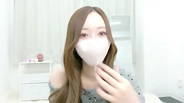 Snapshot of salachan_v chatting on 7, 4, 2026 salachan v online show from 7, 4, 2026