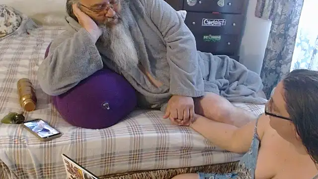 Snapshot of DaddyandMuffin chatting on 27, 3, 2026 DaddyandMuffin online show from 27, 3, 2026