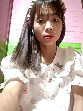 AmyLinee01 online show from 5, 5, 2026