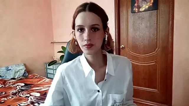 Snapshot of SirenFrost chatting on 25, 6, 2026 SirenFrost online show from 25, 6, 2026