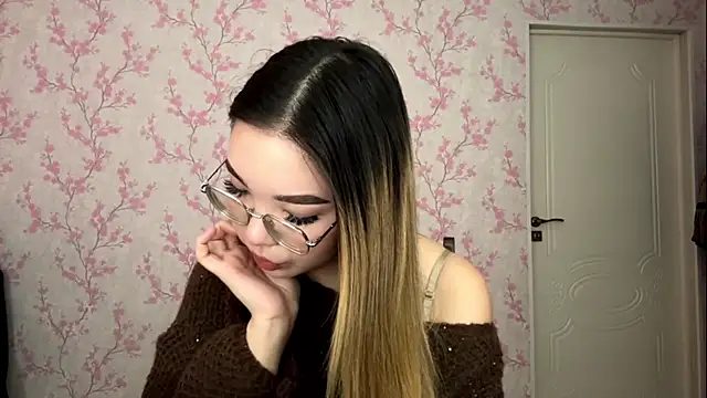 MadeleneStoesz online show from 27, 3, 2026