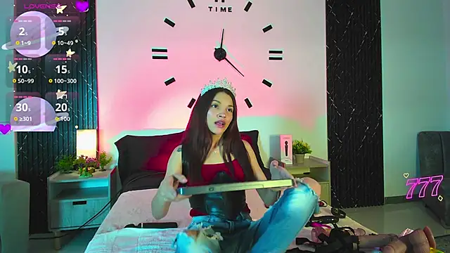 Snapshot of aurora_petitee chatting on 2, 4, 2026 aurora petitee online show from 2, 4, 2026