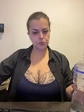 Snapshot of MiaHotboobs chatting on 8, 7, 2026 MiaHotboobs online show from 8, 7, 2026