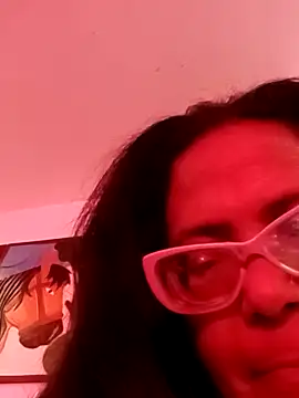 Snapshot of sexymomsn chatting on 29, 3, 2026 sexymomsn online show from 29, 3, 2026