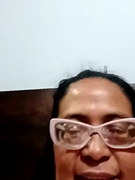 Snapshot of sexymomsn chatting on 4, 4, 2026 sexymomsn online show from 4, 4, 2026