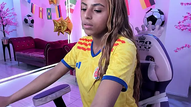 Snapshot of Lucia__vega chatting on 7, 7, 2026 Lucia vega online show from 7, 7, 2026