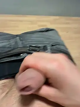 lorenzz122 online show from 10, 4, 2026