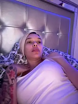 kimberlyReyes  online show from 24, 3, 2026