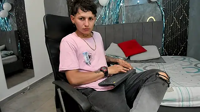 Snapshot of thebaby_col chatting on 25, 3, 2026 thebaby col online show from 25, 3, 2026