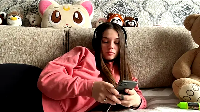 ThedaStrevell online show from 27, 3, 2026