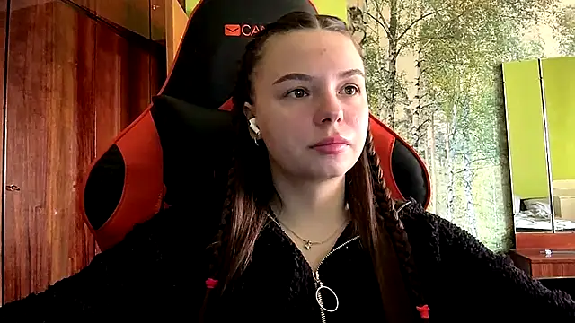 ThedaStrevell online show from 31, 3, 2026