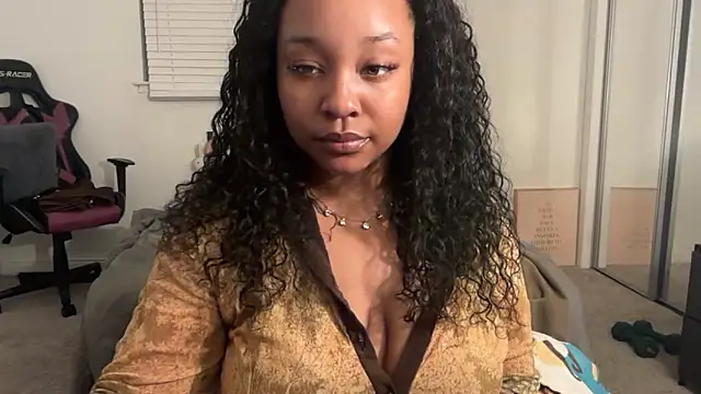 Snapshot of Yourmommysilk chatting on 7, 4, 2026 Yourmommysilk online show from 7, 4, 2026
