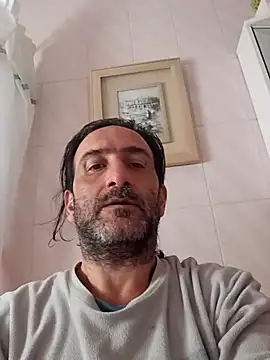 Snapshot of DanTrov79 chatting on 18, 4, 2026 DanTrov79 online show from 18, 4, 2026