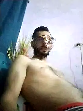 Snapshot of Alimohamed08 chatting on 7, 5, 2026 Alimohamed08 online show from 7, 5, 2026