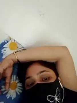 Curvy Divaa online show from 4, 4, 2026