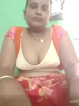 Snapshot of Shivani09900 chatting on 25, 5, 2026 Shivani09900 online show from 25, 5, 2026