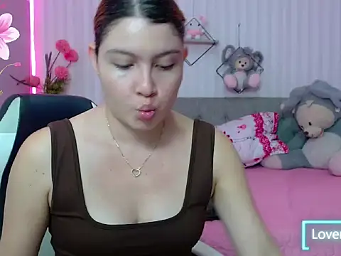 Snapshot of honey-blossom chatting on 21, 4, 2026 honey-blossom online show from 21, 4, 2026