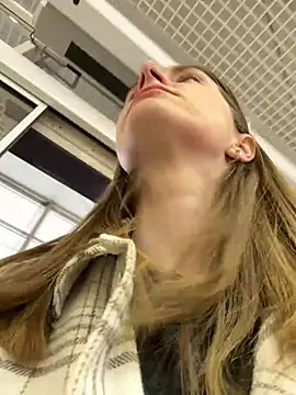 Snapshot of FReyja_44 chatting on 5, 4, 2026 FReyja 44 online show from 5, 4, 2026