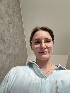Snapshot of FReyja_44 chatting on 15, 4, 2026 FReyja 44 online show from 15, 4, 2026