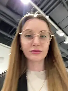 Snapshot of FReyja_44 chatting on 27, 4, 2026 FReyja 44 online show from 27, 4, 2026