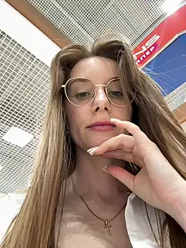 Snapshot of FReyja_44 chatting on 5, 6, 2026 FReyja 44 online show from 5, 6, 2026