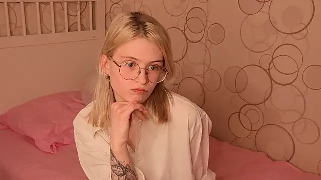 CarleySuski online show from 28, 3, 2026