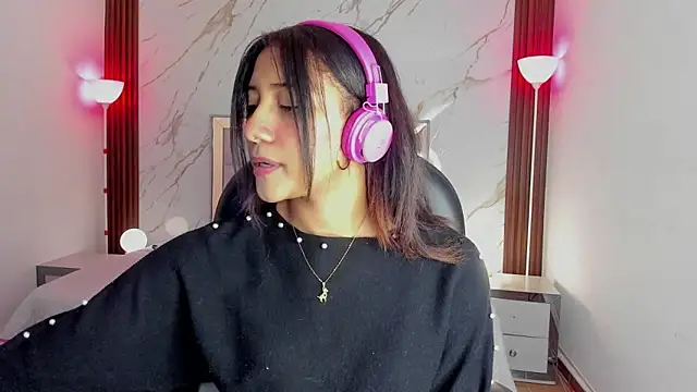 EsperanzaMora online show from 13, 5, 2026