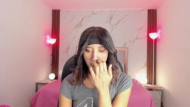EsperanzaMora online show from 15, 5, 2026