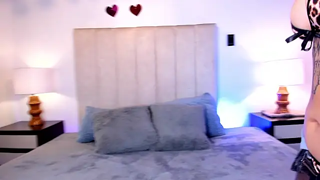 Bella girl69 online show from 25, 3, 2026