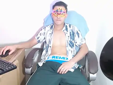 Snapshot of SexyboyHot2000 chatting on 7, 5, 2026 SexyboyHot2000 online show from 7, 5, 2026