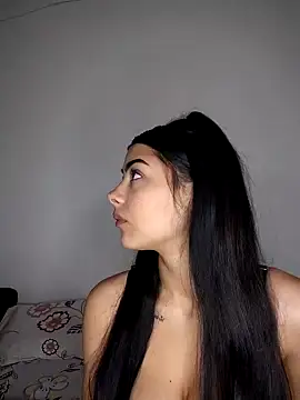 Crissdesire online show from 19, 4, 2026