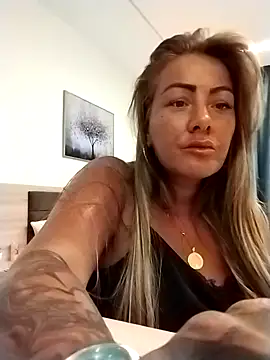 Snapshot of Exotic_ParisX chatting on 26, 3, 2026 Exotic ParisX online show from 26, 3, 2026