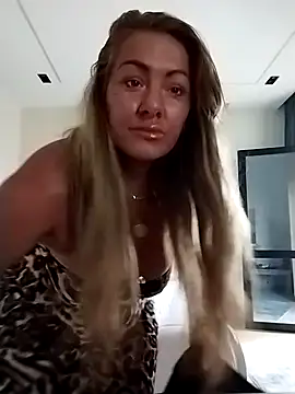 Snapshot of Exotic_ParisX chatting on 7, 4, 2026 Exotic ParisX online show from 7, 4, 2026