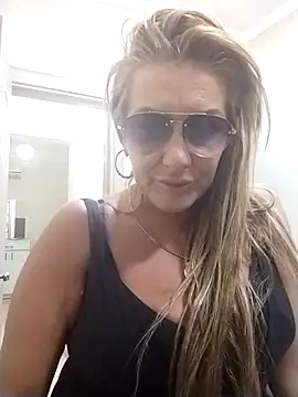 Snapshot of Exotic_ParisX chatting on 12, 4, 2026 Exotic ParisX online show from 12, 4, 2026