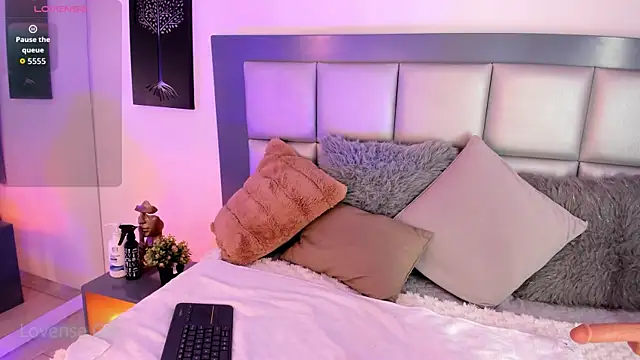 Snapshot of Sophi_leone_ chatting on 28, 4, 2026 Sophi leone online show from 28, 4, 2026