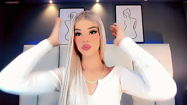 Kornylovee online show from 25, 4, 2026