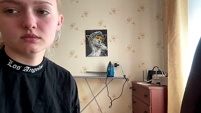 Sophia Blonde online show from 21, 4, 2026